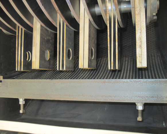 Each of four secondary shafts can be fitted with heavy, light or alternating heavy-light hammers to suit material characteristics. (Optional square-tip hammers shown)